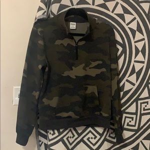 PINK camo 1/4 zip sweatshirt size Medium